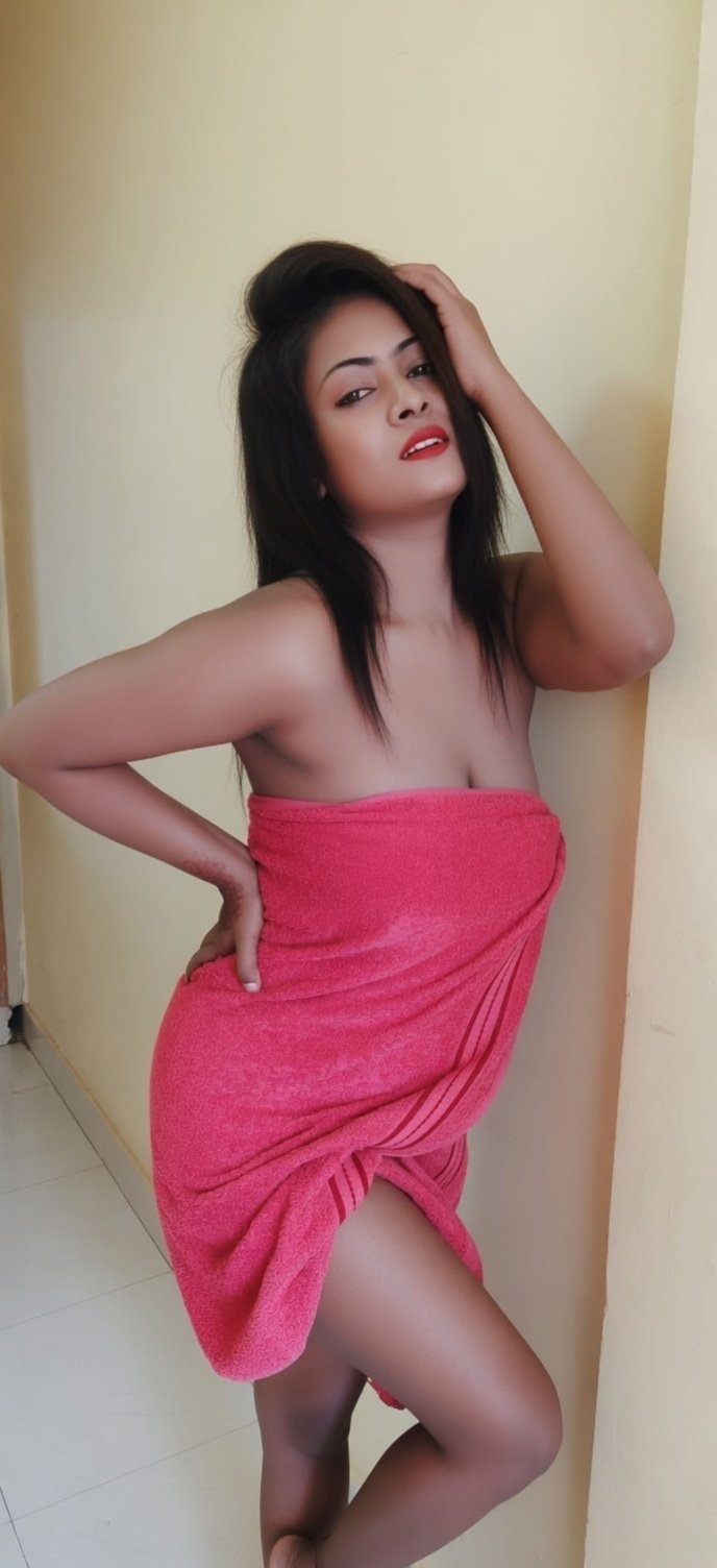 Riya – Busty Curvy Call Girl in Ranchi | Hot Independent Escort gallery image