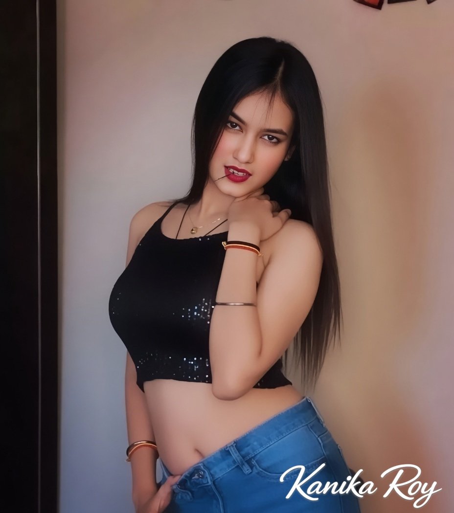 Kiara – Sultry Slim-Curvy Tease with Killer Looks in Varanasi gallery image