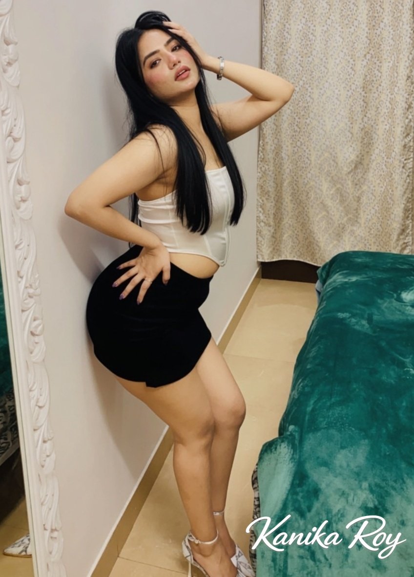 Zara Khan gallery image
