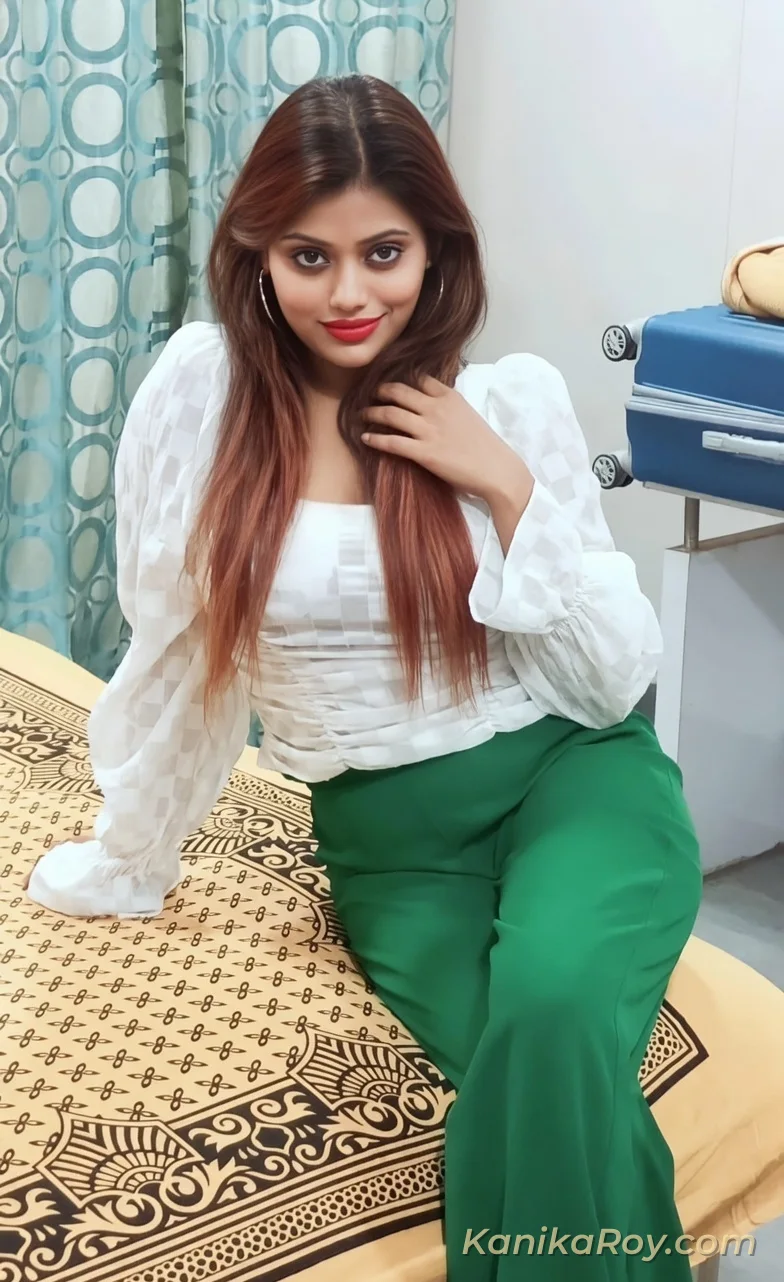 Kiya Jain – Playful Beauty with Magnetic Charm in Patna gallery image