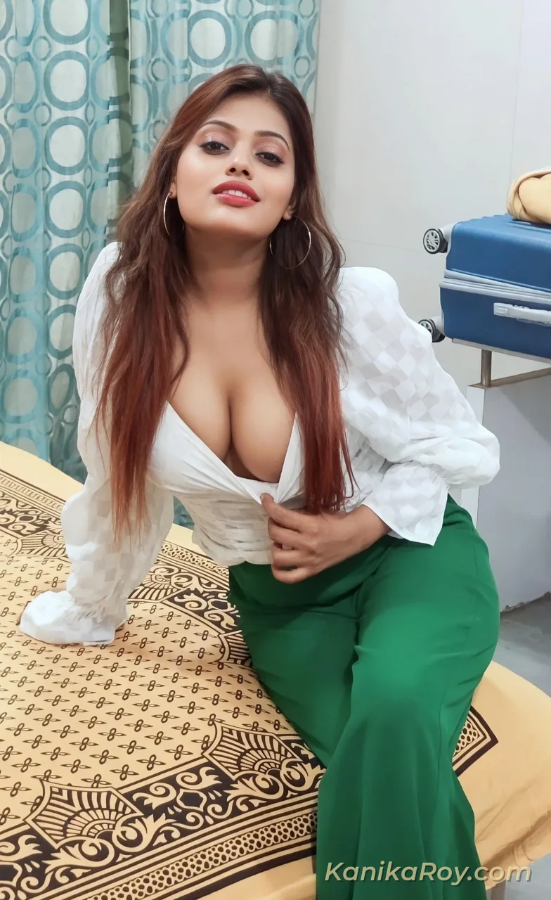 Kiya Jain – Playful Beauty with Magnetic Charm in Patna gallery image
