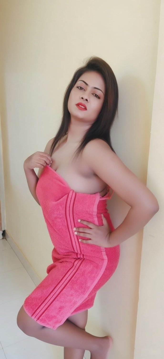 Riya – Busty Curvy Call Girl in Ranchi | Hot Independent Escort