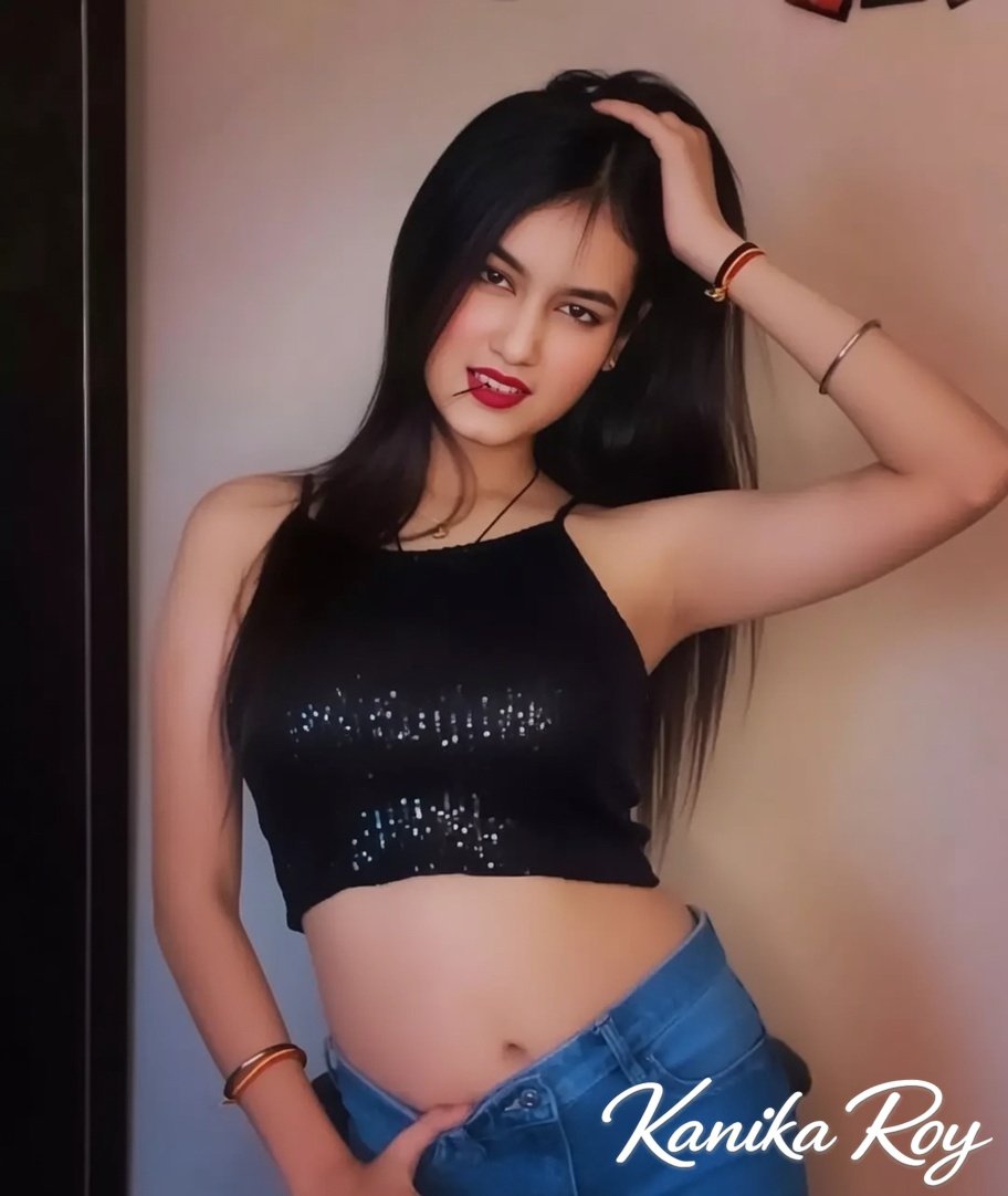Kiara – Sultry Slim-Curvy Tease with Killer Looks in Varanasi