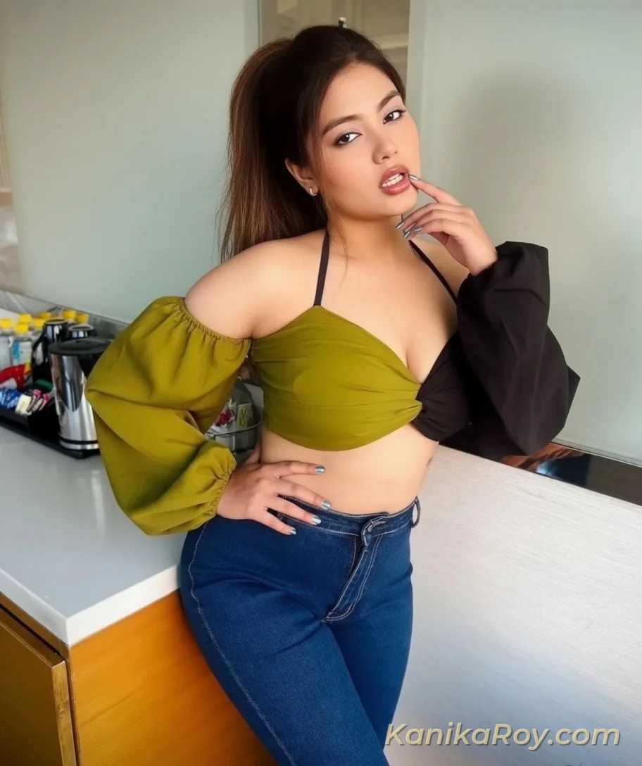 Zara Khan – Playful Tease with Dangerous Curves