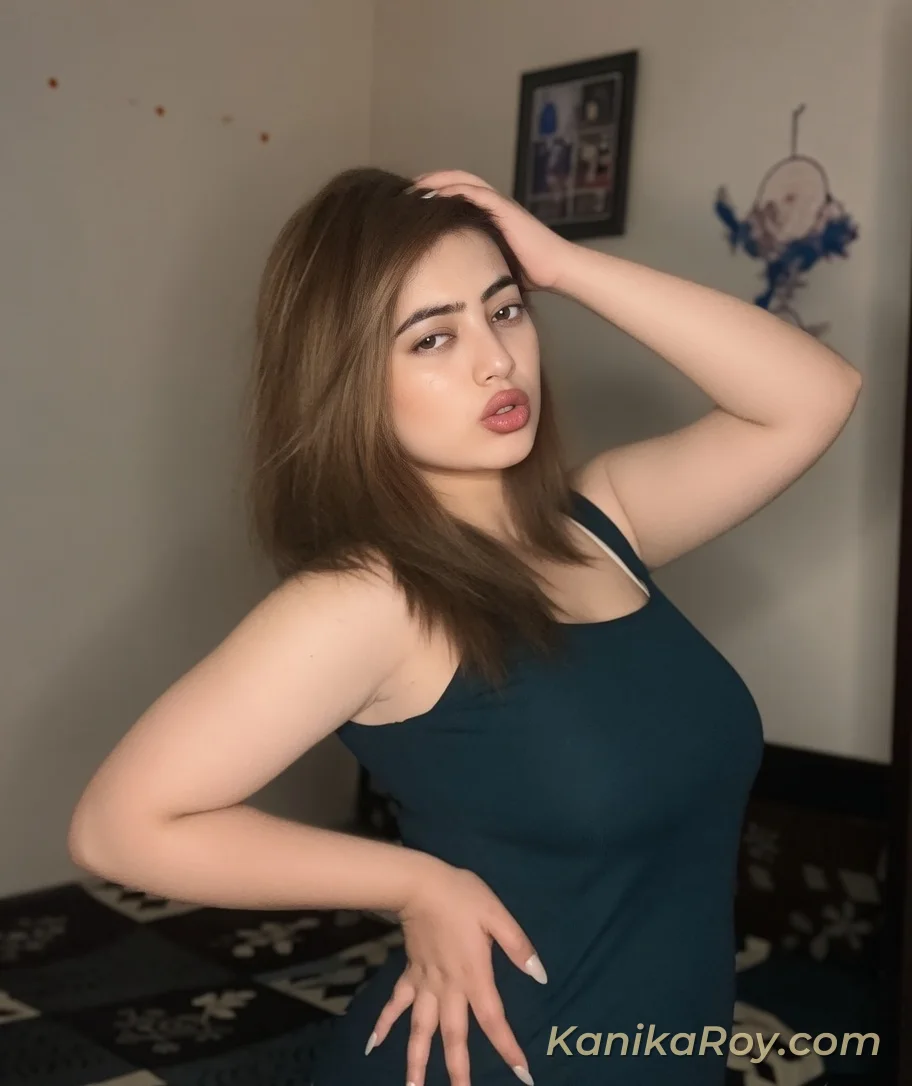 Alina Suri – Hypnotic Busty Seductress of Varanasi